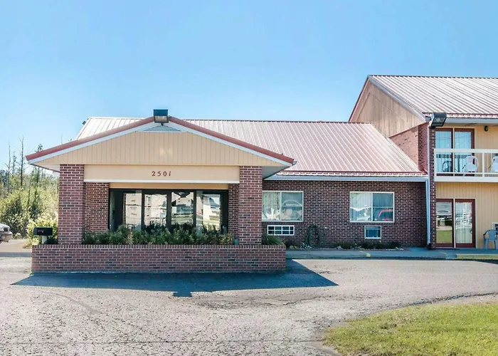 Econo Lodge Cadillac By Choice